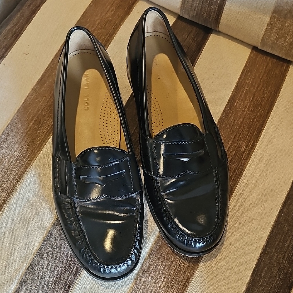 Cole Haan Mens Shiny Black Loafers black leather Pinch Penny Loafers